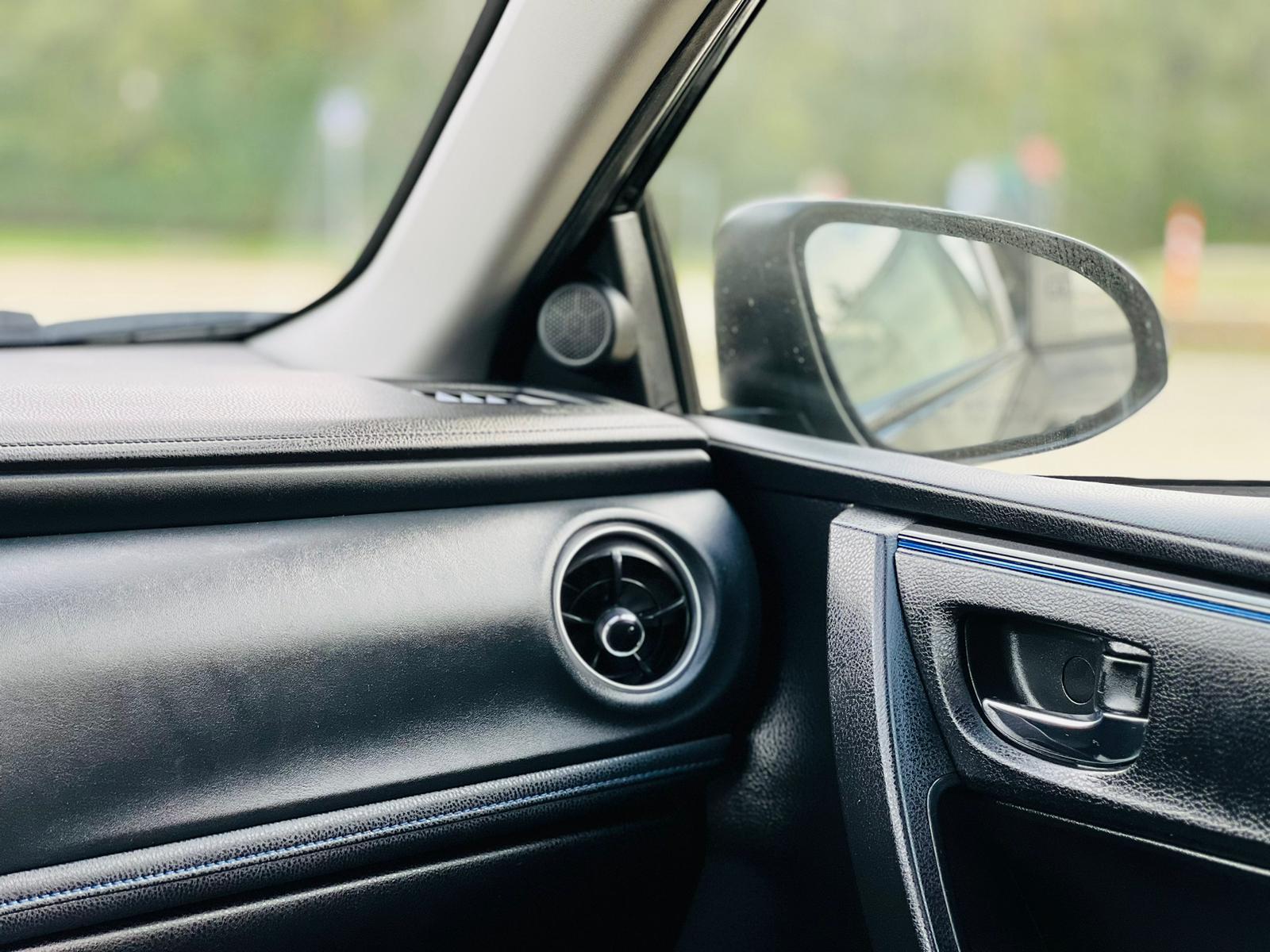 2017 Toyota Corolla (12)