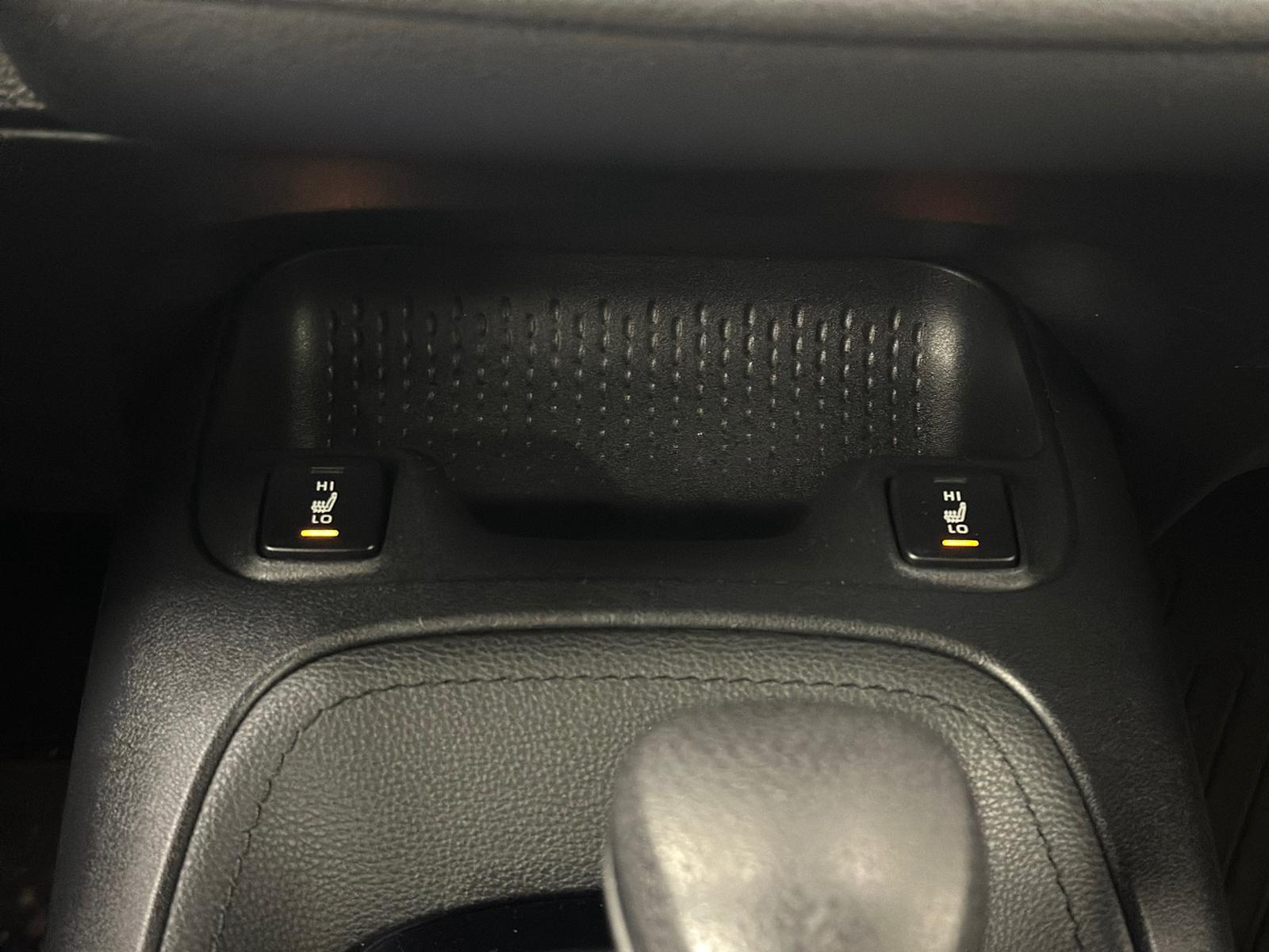 3- 2020 Toyota Corolla SE - BC Local Car (17)